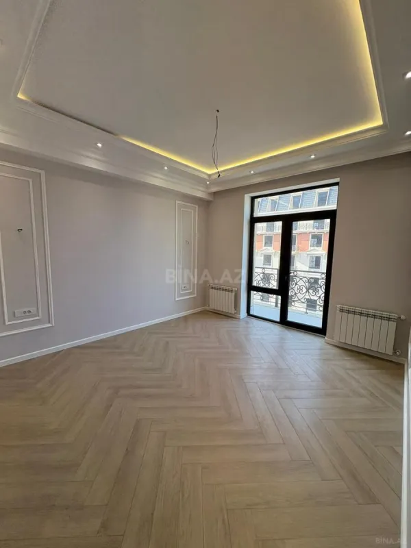 Satılır 3 otaqlı mənzil 140 m²