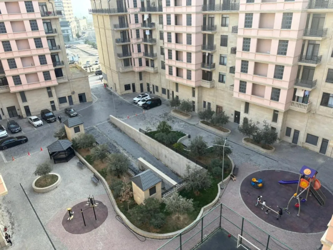 Satılır 3 otaqlı mənzil 140 m²