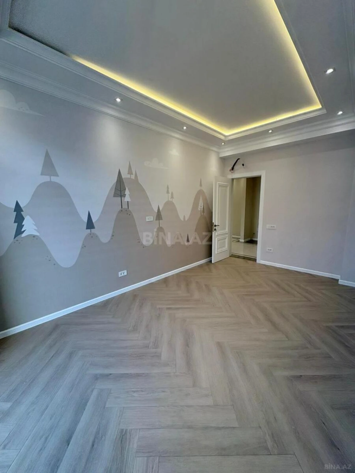Satılır 3 otaqlı mənzil 140 m²