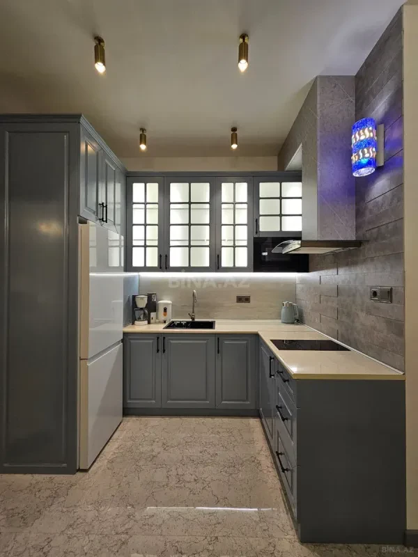 Kirayə verilir 2 otaqlı mənzil 65 m²