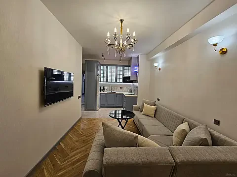 Kirayə verilir 2 otaqlı mənzil 65 m²