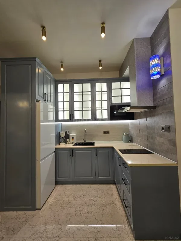 Kirayə verilir 2 otaqlı mənzil 65 m²