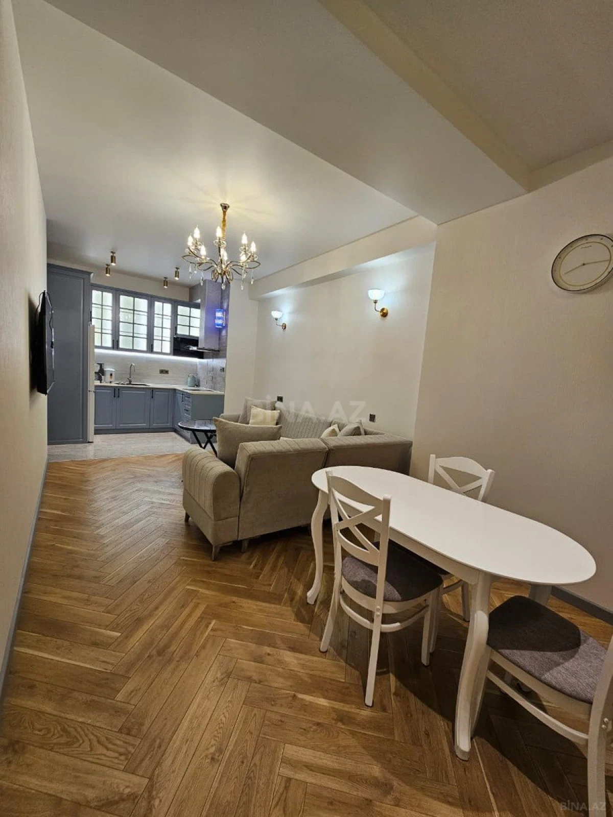 Kirayə verilir 2 otaqlı mənzil 65 m²