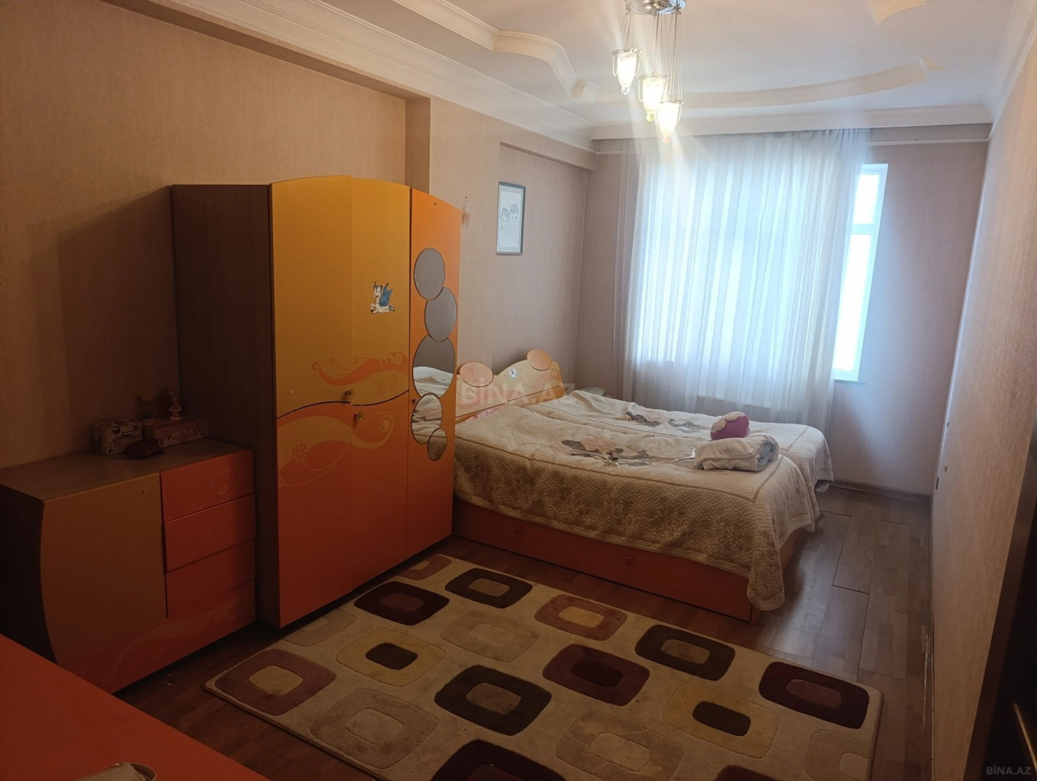 Satılır 5 otaqlı mənzil 186 m²