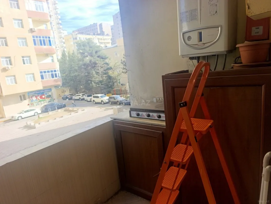 Satılır 5 otaqlı mənzil 186 m²
