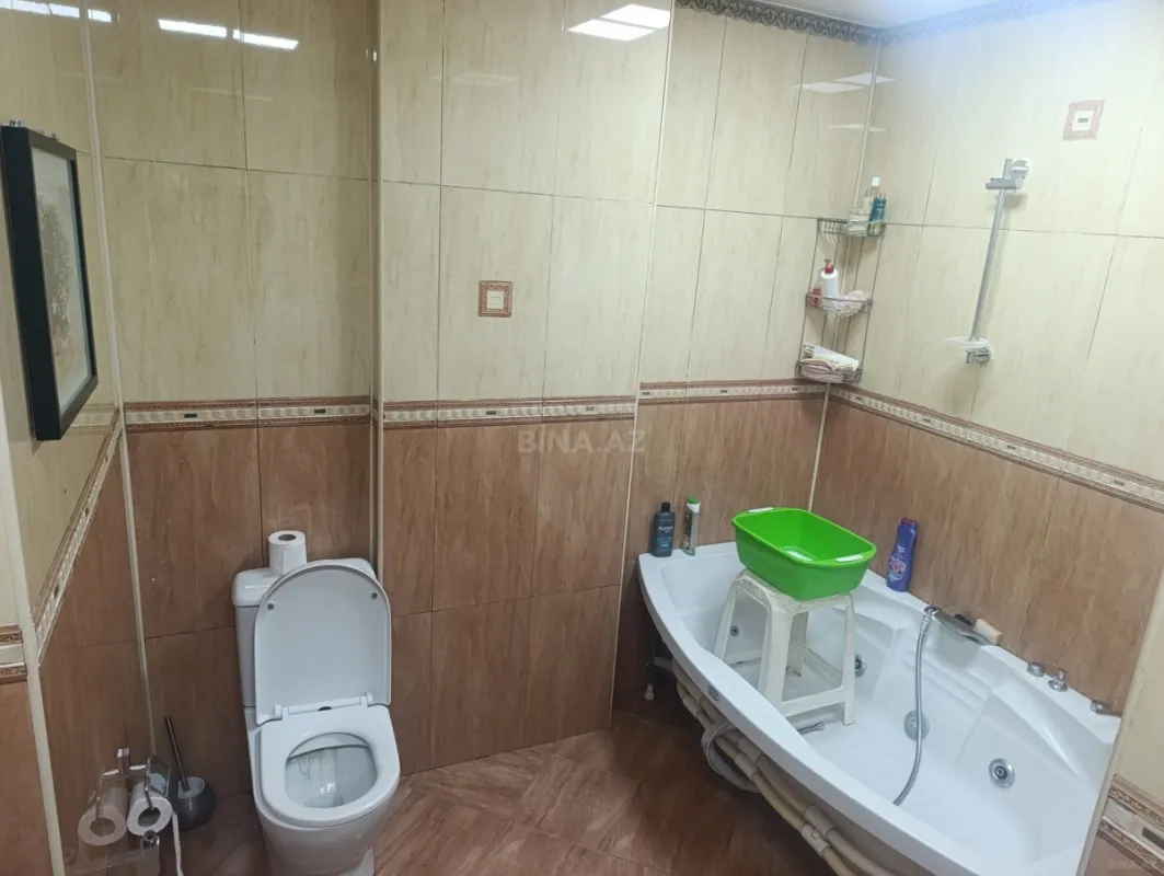 Satılır 5 otaqlı mənzil 186 m²
