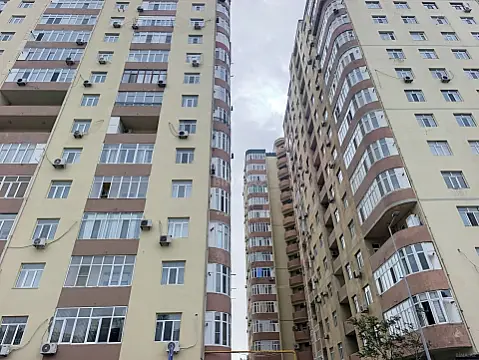 Satılır 5 otaqlı mənzil 186 m² — Bakı 5 otaq 186.00 m²