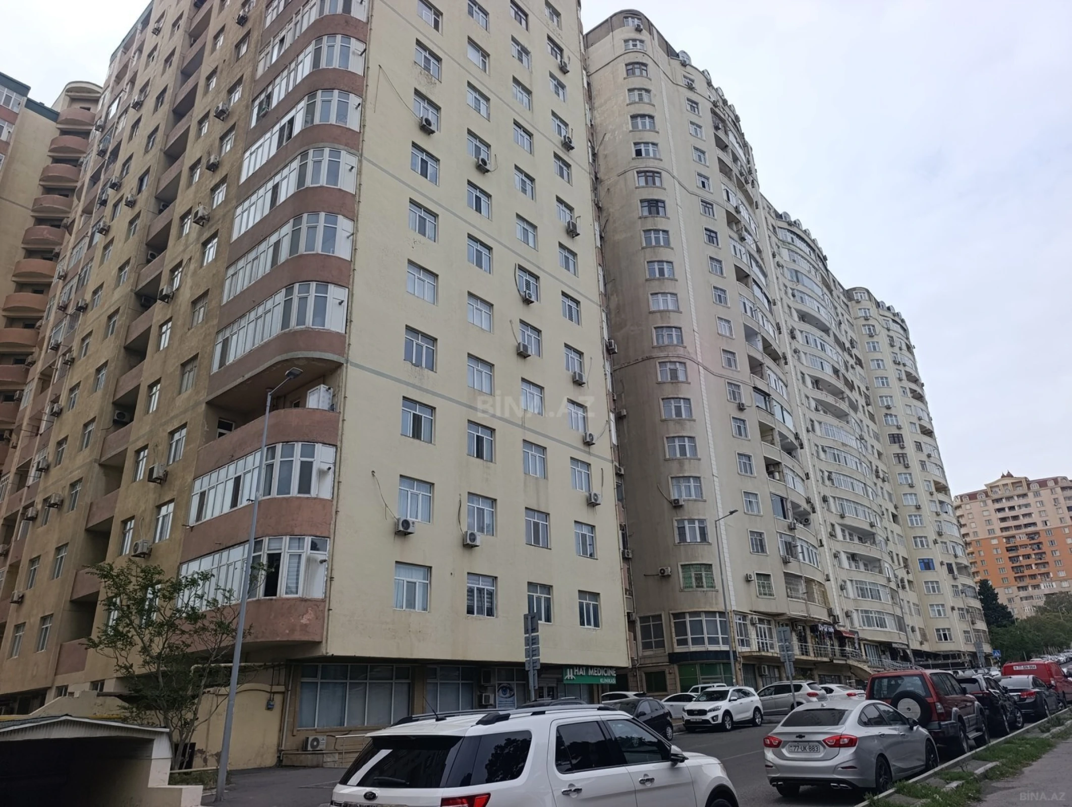 Satılır 5 otaqlı mənzil 186 m²