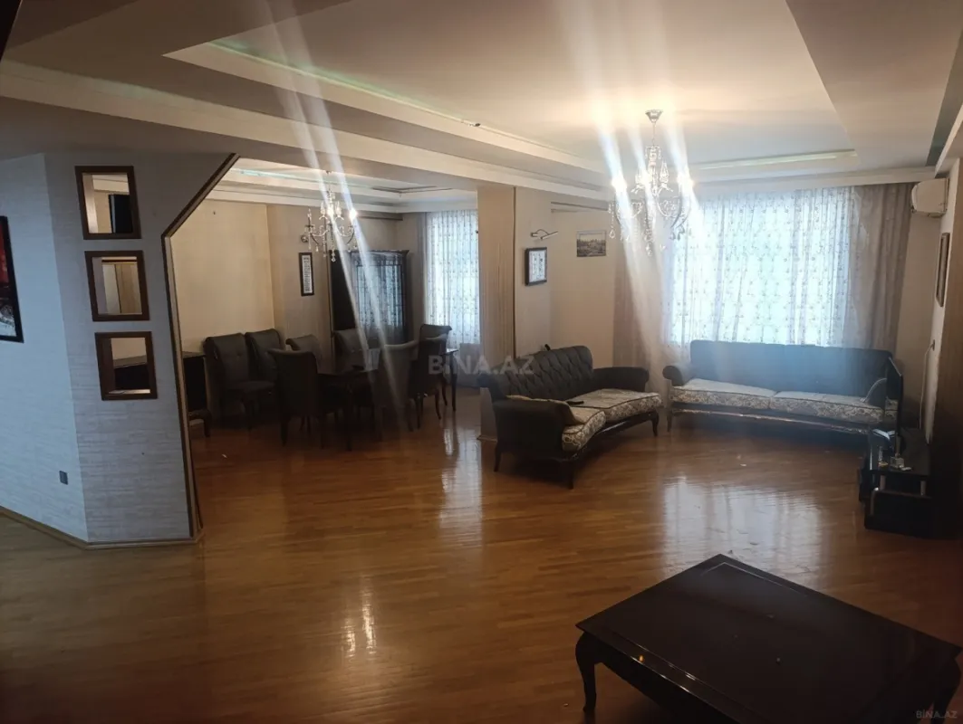 Satılır 5 otaqlı mənzil 186 m²