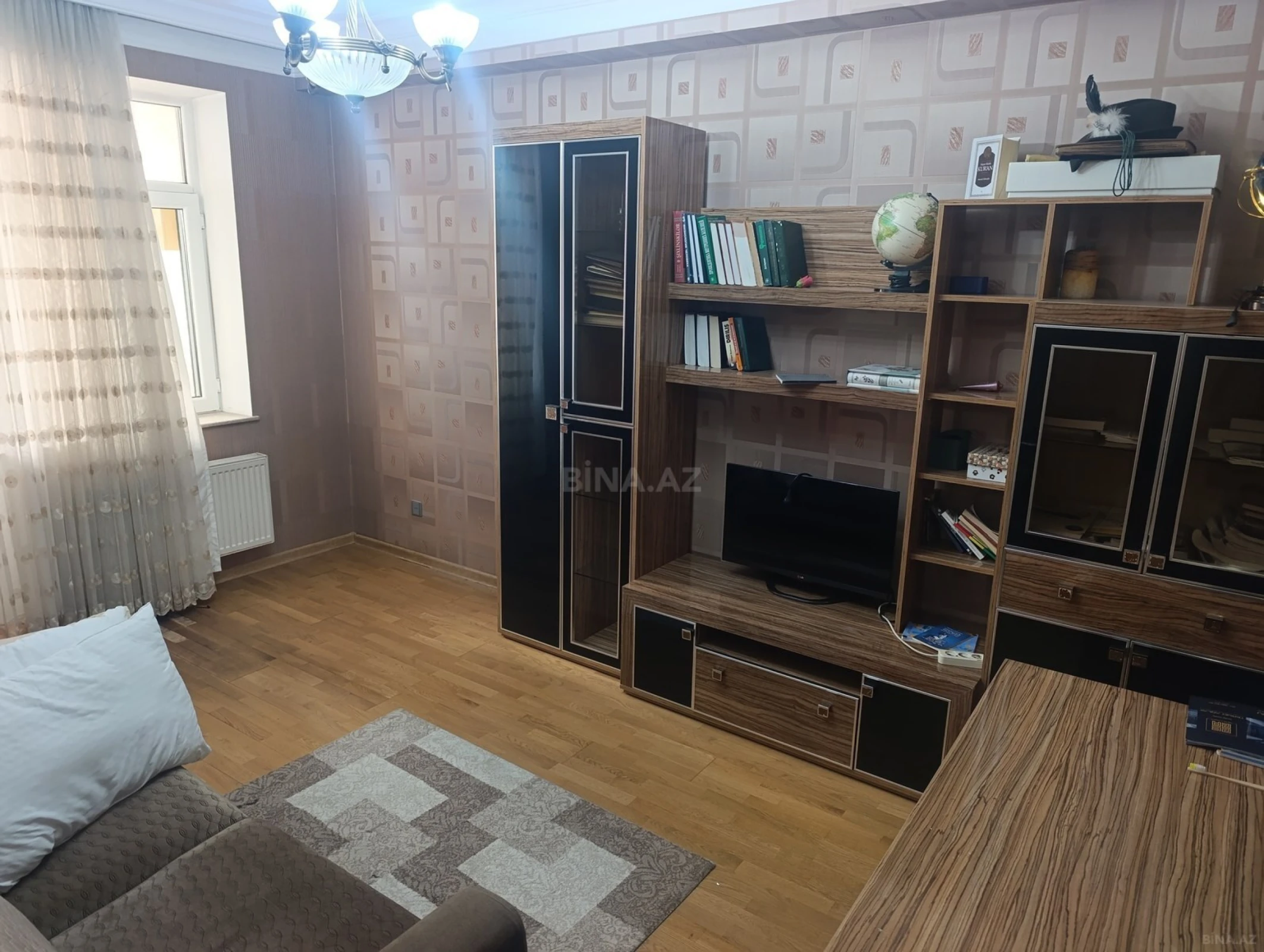 Satılır 5 otaqlı mənzil 186 m²