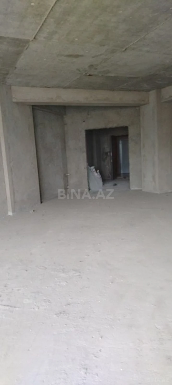 Satılır 4 otaqlı mənzil 228 m²