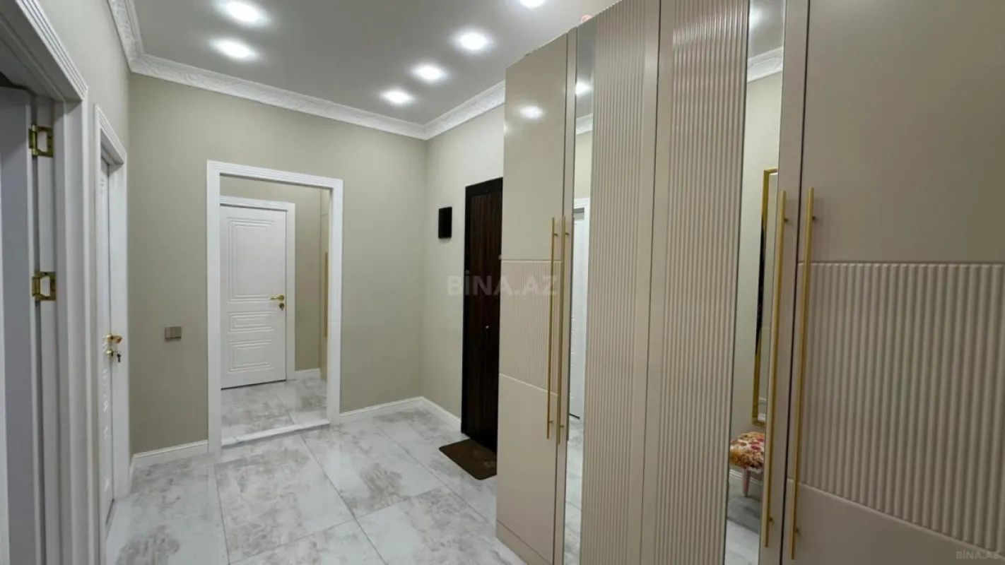 Satılır 2 otaqlı mənzil 81 m²