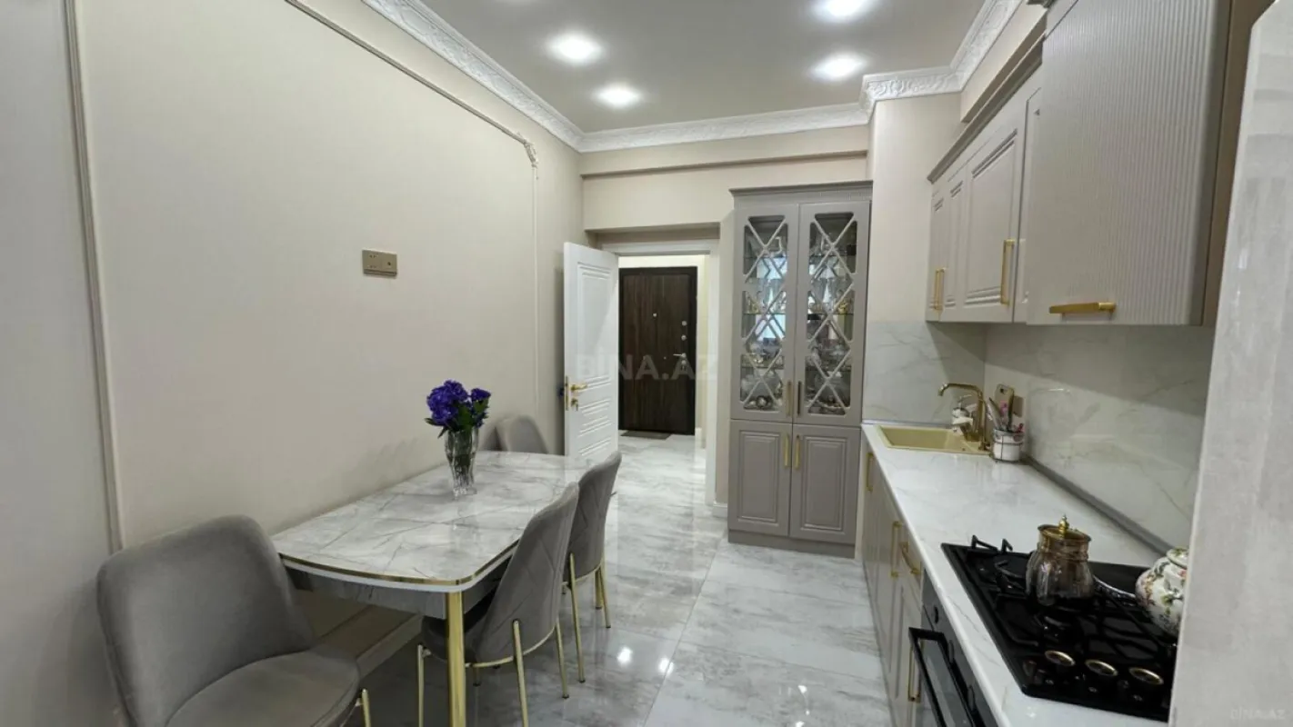 Satılır 2 otaqlı mənzil 81 m²