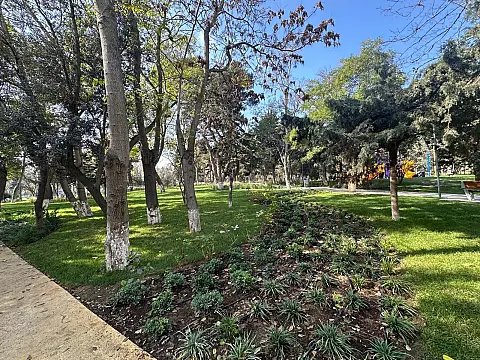 Satılır 3 otaqlı mənzil 141 m²