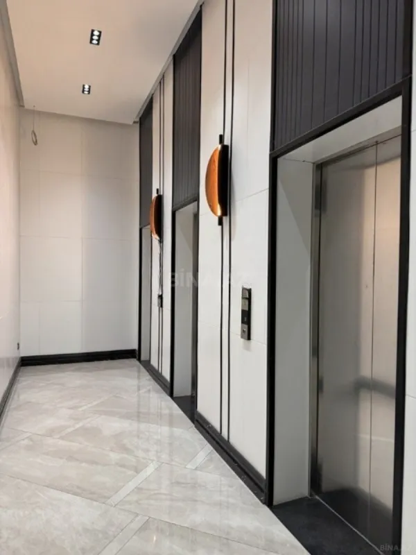 Satılır 3 otaqlı mənzil 126.7 m²