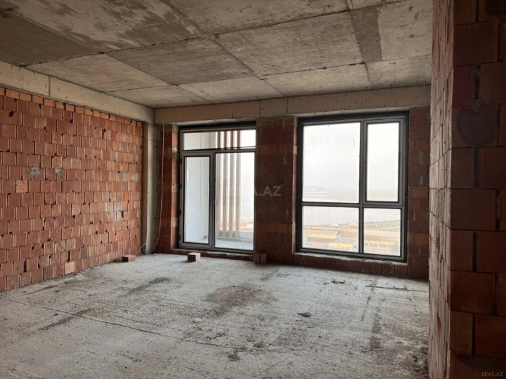 Satılır 3 otaqlı mənzil 126.7 m²