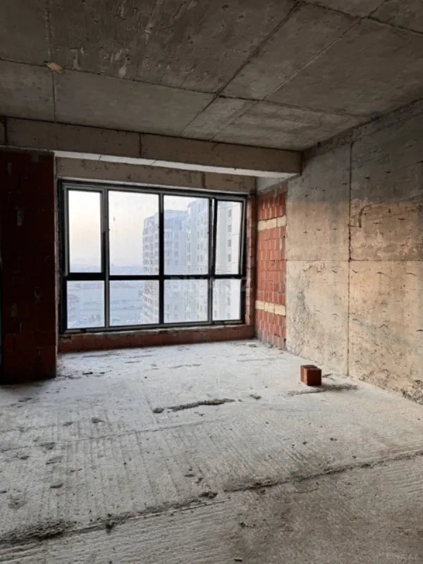 Satılır 3 otaqlı mənzil 126.7 m²