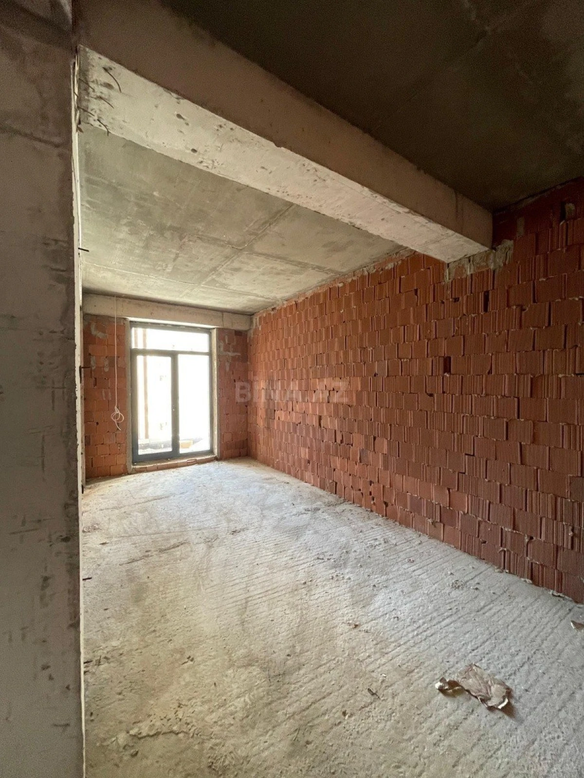 Satılır 3 otaqlı mənzil 127 m²