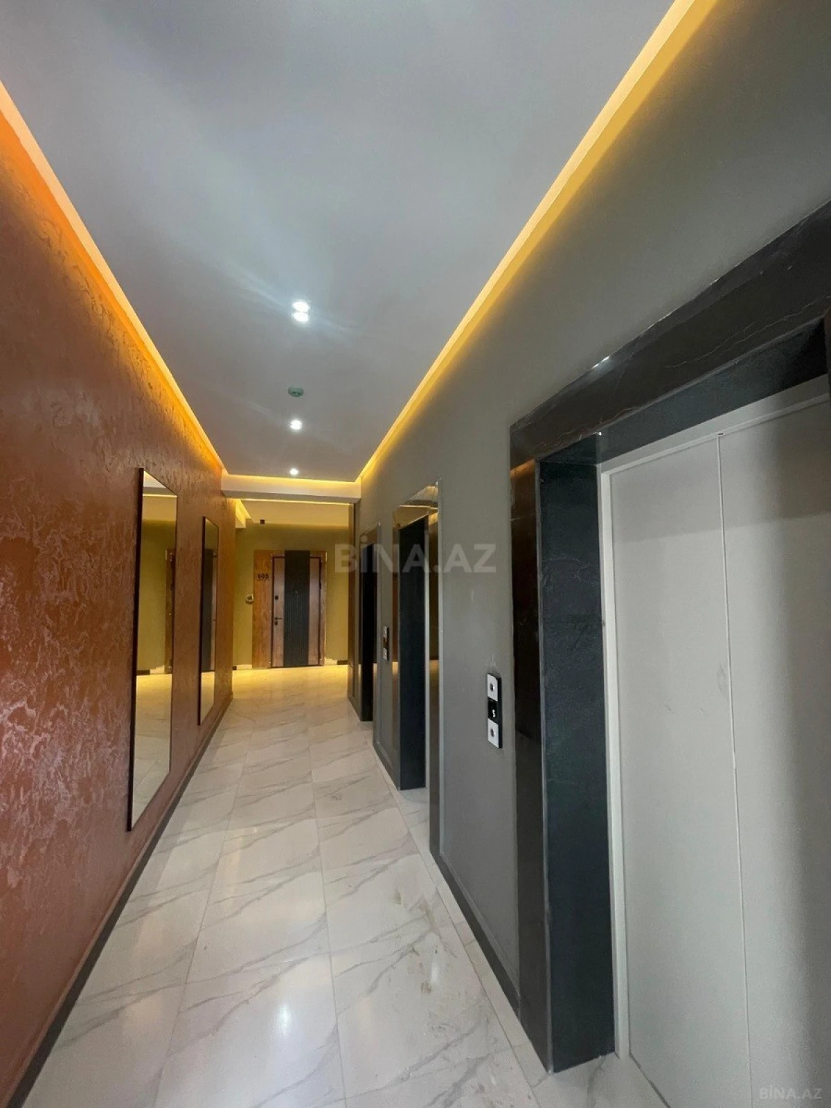 Satılır 2 otaqlı mənzil 104 m²