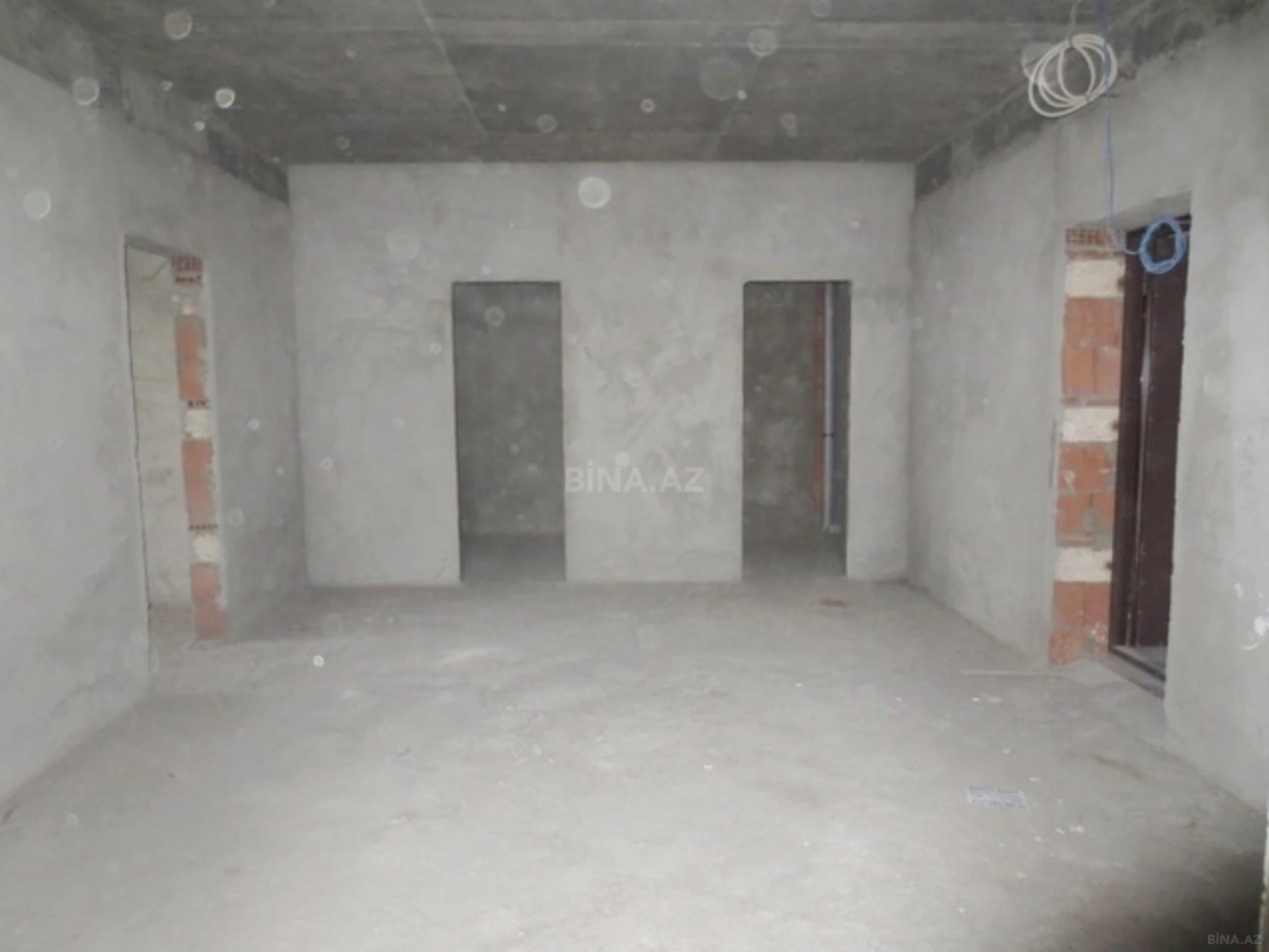 Satılır 3 otaqlı mənzil 173 m²