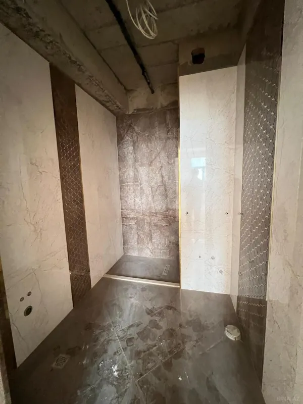 Satılır 3 otaqlı mənzil 129 m²
