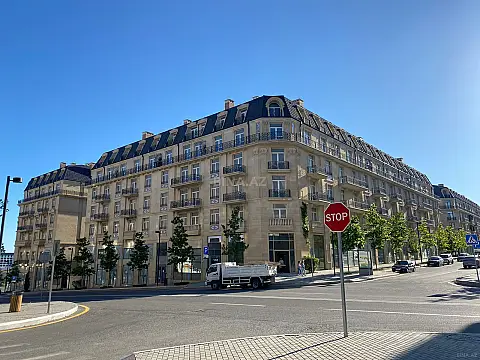 Satılır 3 otaqlı mənzil 129 m² — Bakı, Yeni Günəşli 3 otaq 129.00 m²