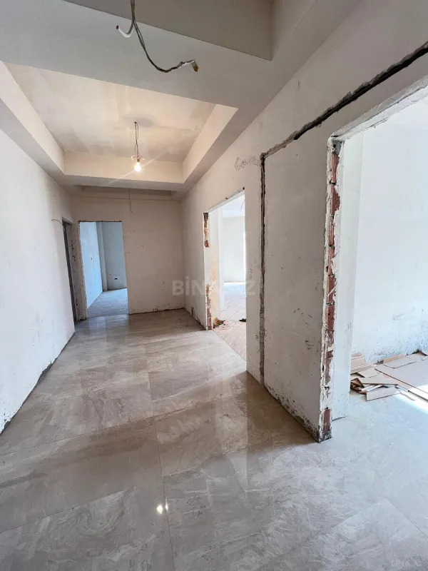 Satılır 3 otaqlı mənzil 129 m²