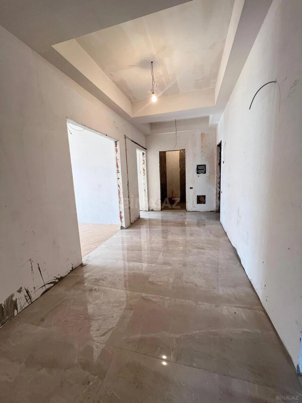 Satılır 3 otaqlı mənzil 129 m²