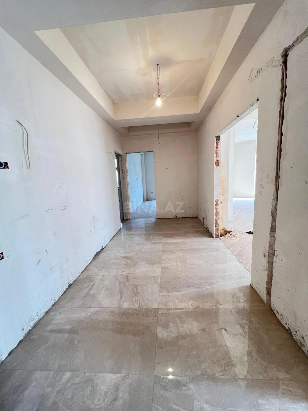 Satılır 3 otaqlı mənzil 129 m²