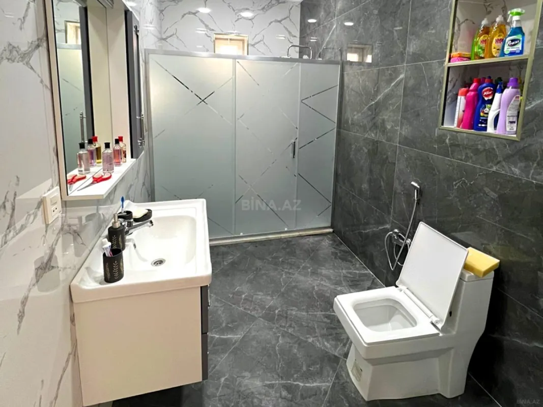 Satılır 6 otaqlı həyət evi 250 m²