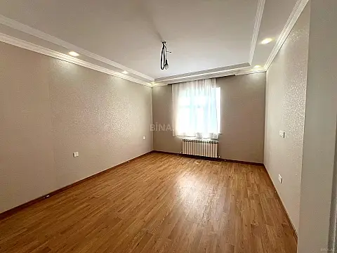Satılır 6 otaqlı həyət evi 250 m²