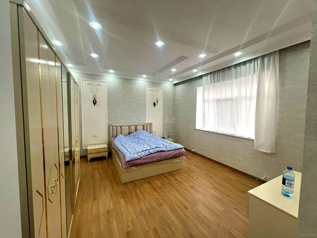 Satılır 6 otaqlı həyət evi 250 m²