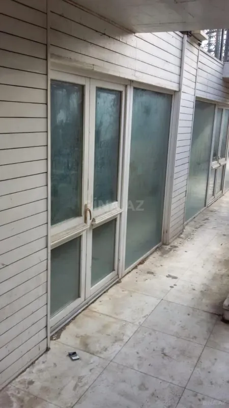 Satılır obyekt 180 m²