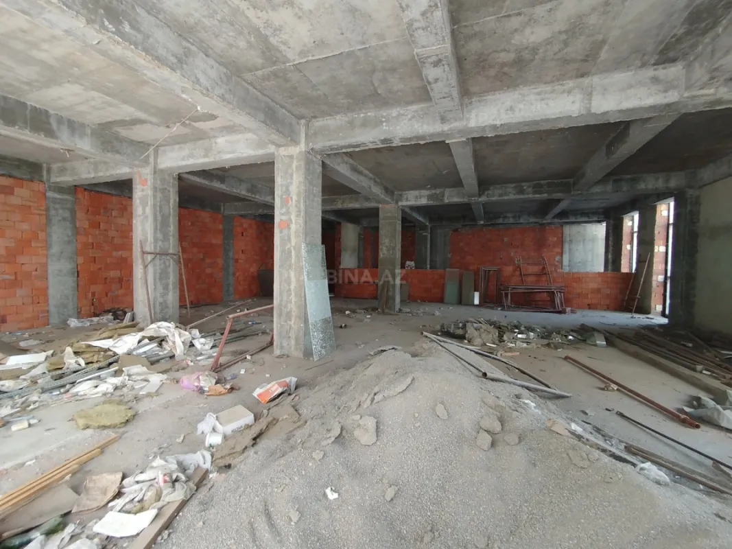 Satılır obyekt 180 m²