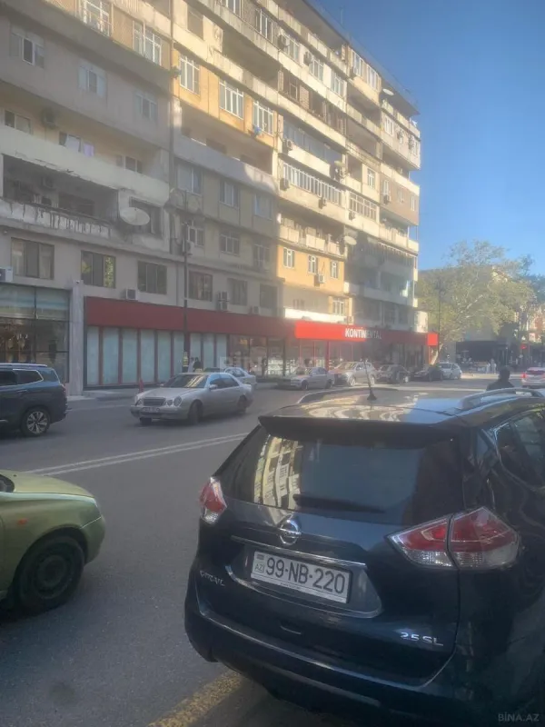 Satılır obyekt 180 m²