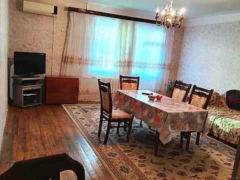 Satılır 3 otaqlı mənzil 110 m²
