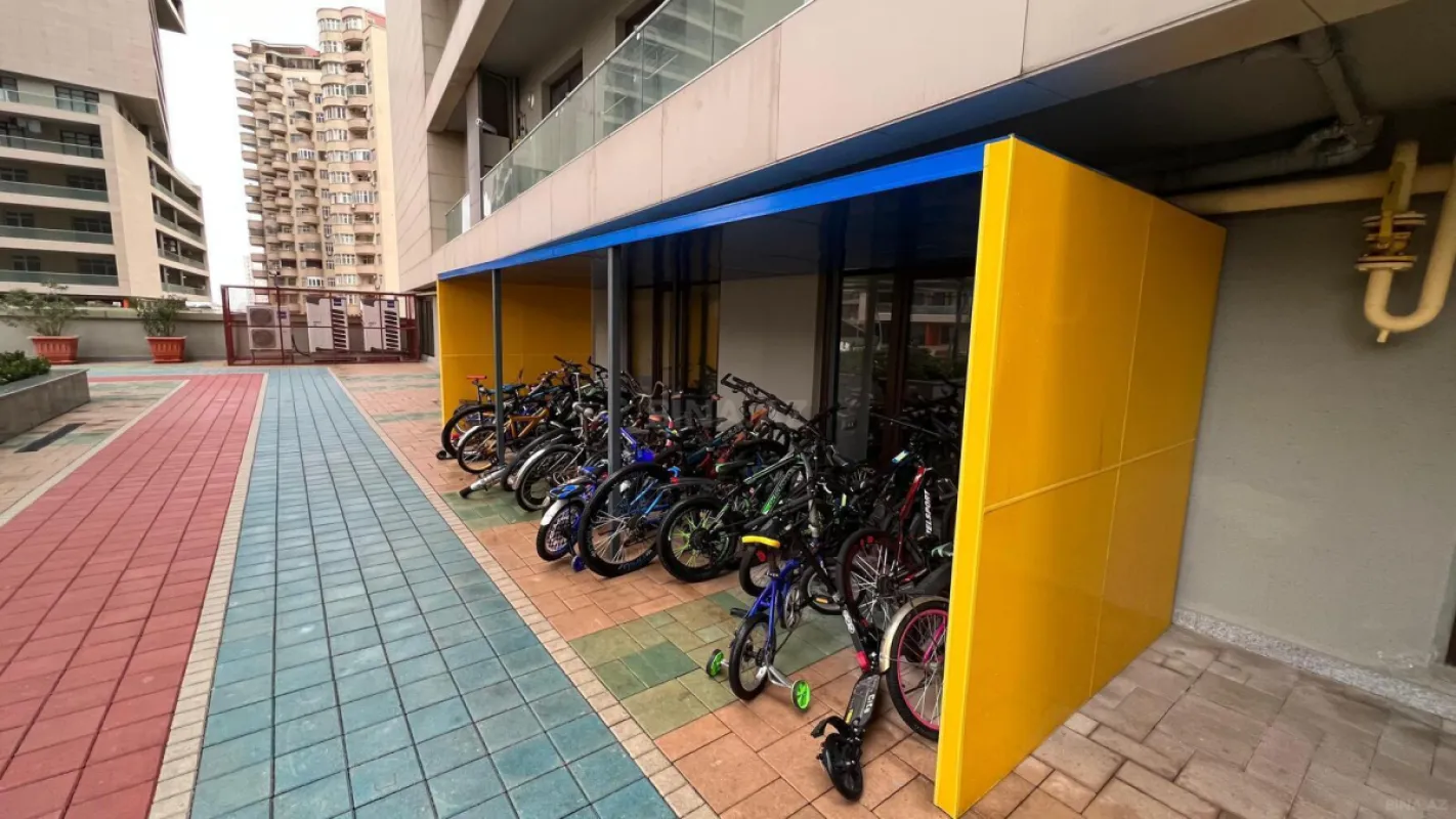 Satılır 3 otaqlı mənzil 107 m²