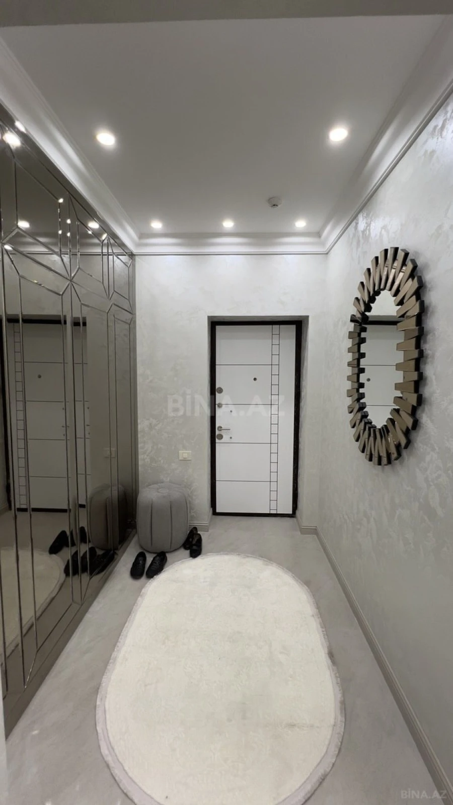 Satılır 3 otaqlı mənzil 107 m²