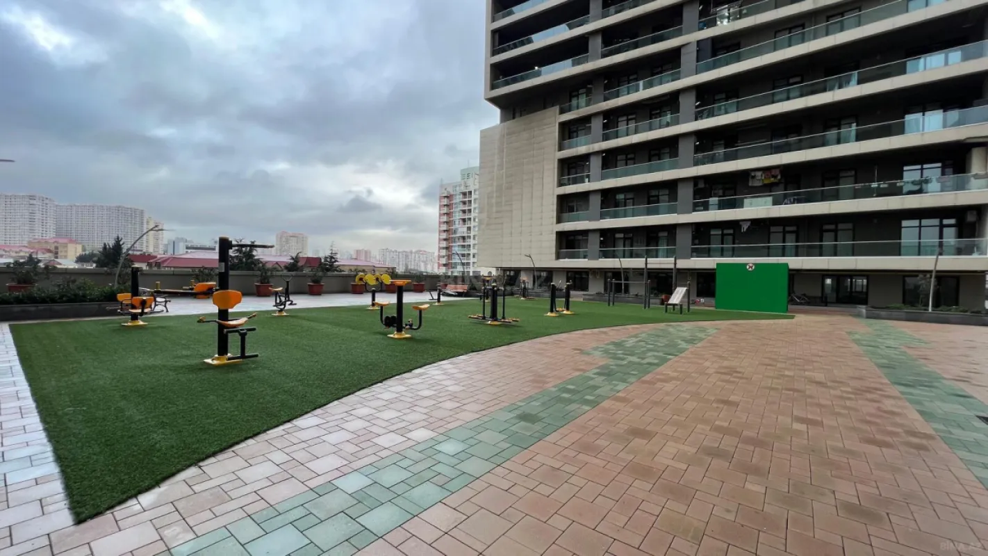 Satılır 3 otaqlı mənzil 107 m²