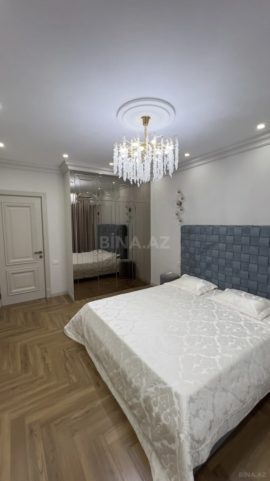 Satılır 3 otaqlı mənzil 107 m²