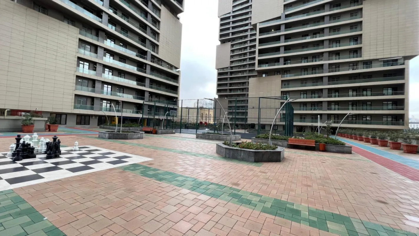 Satılır 3 otaqlı mənzil 107 m²