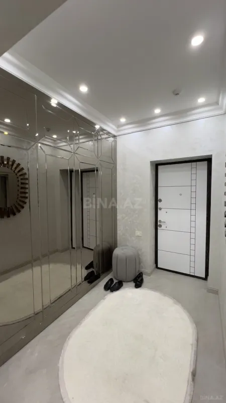 Satılır 3 otaqlı mənzil 107 m²