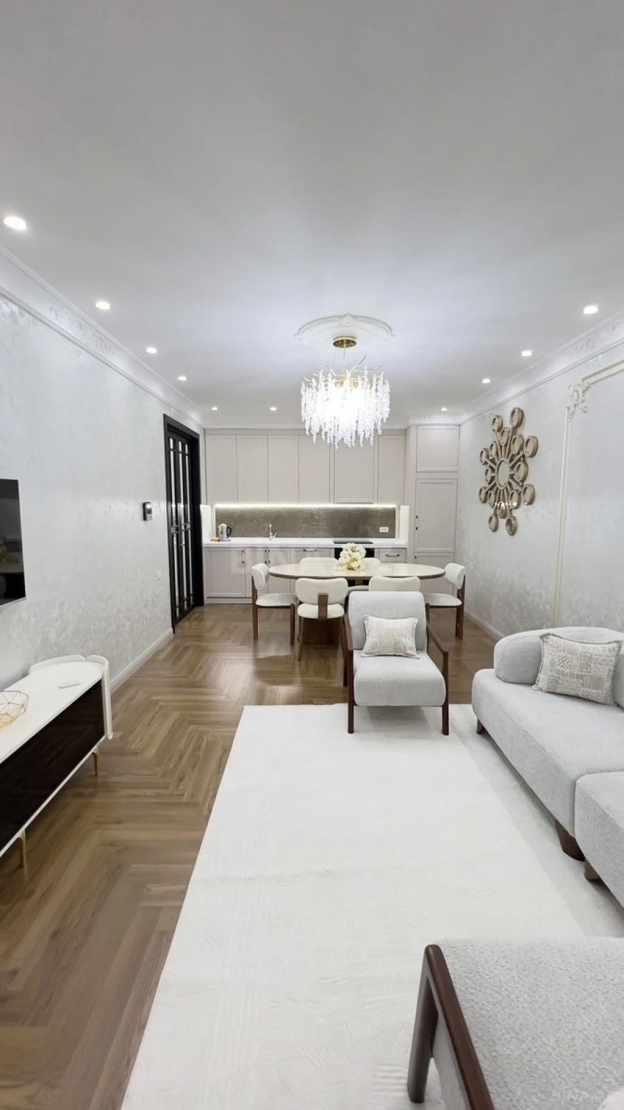 Satılır 3 otaqlı mənzil 107 m²