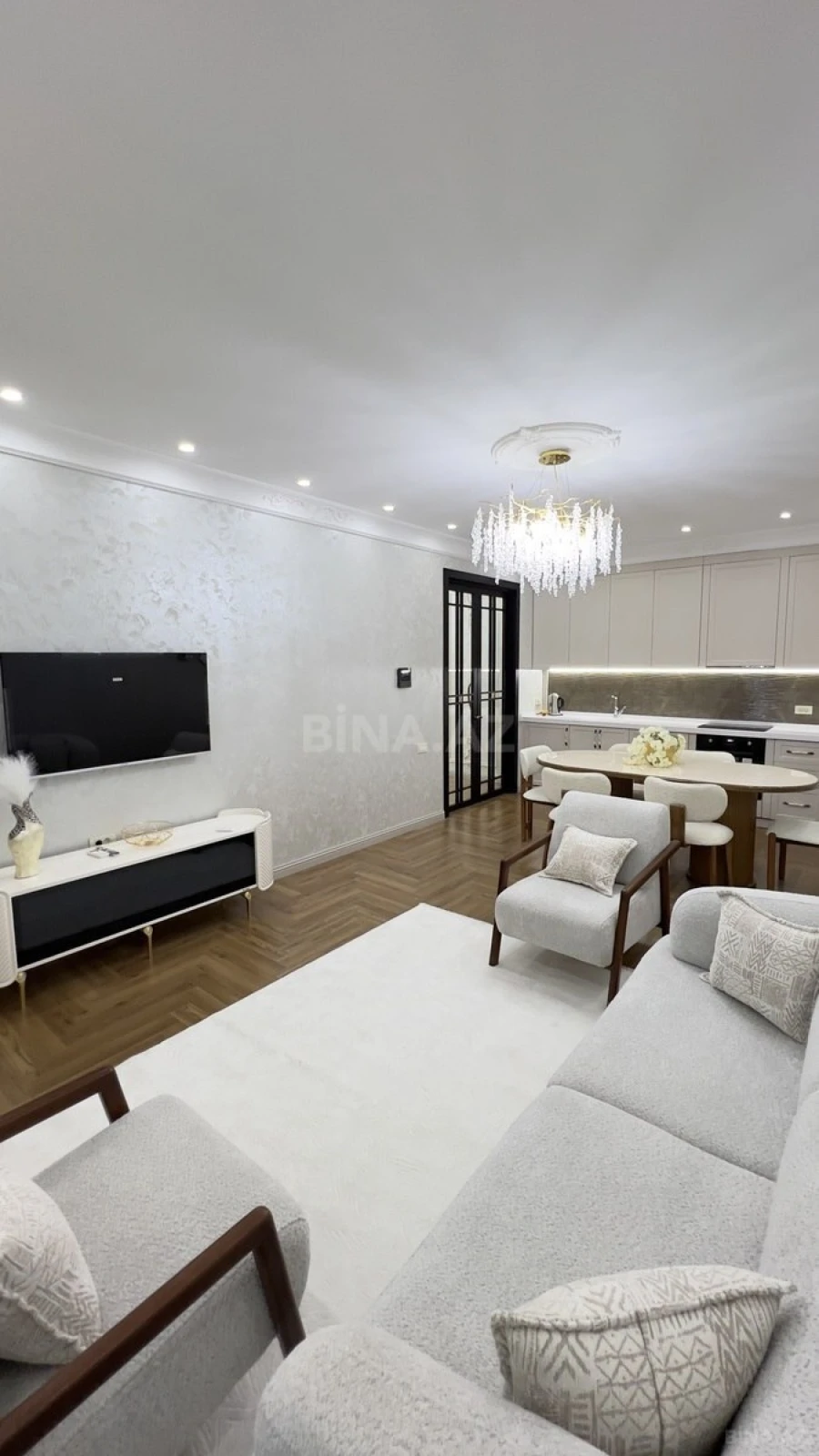 Satılır 3 otaqlı mənzil 107 m²