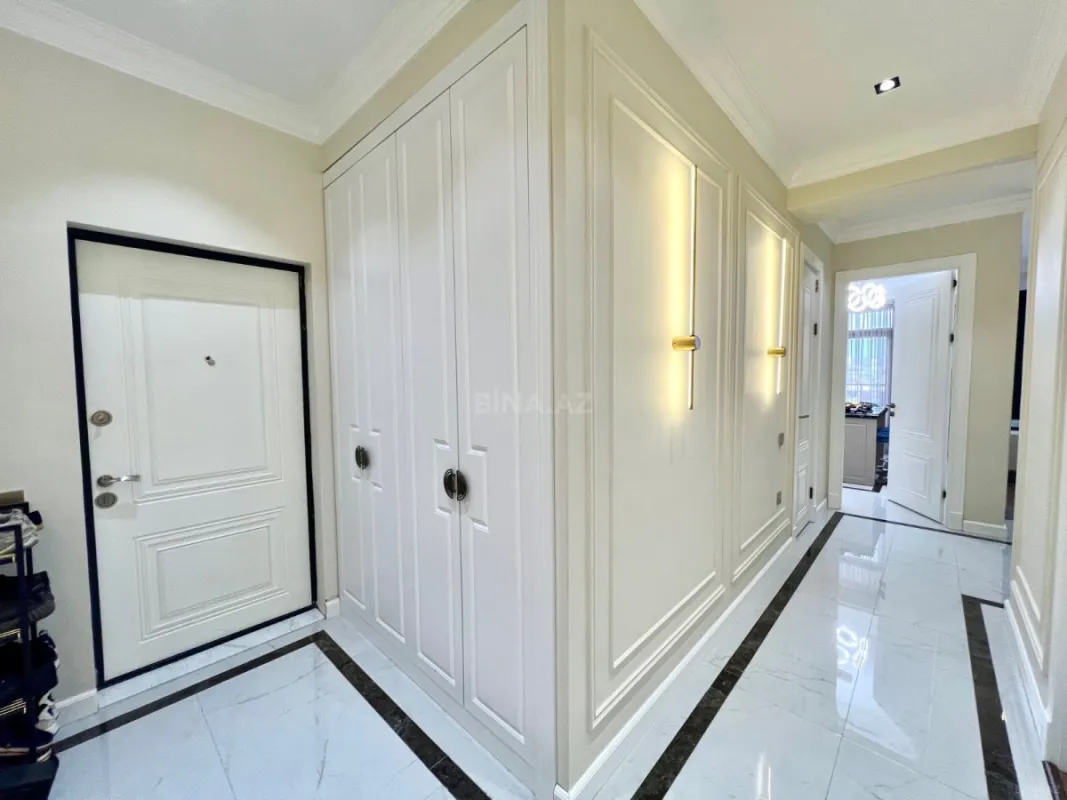 Satılır 3 otaqlı mənzil 115 m²