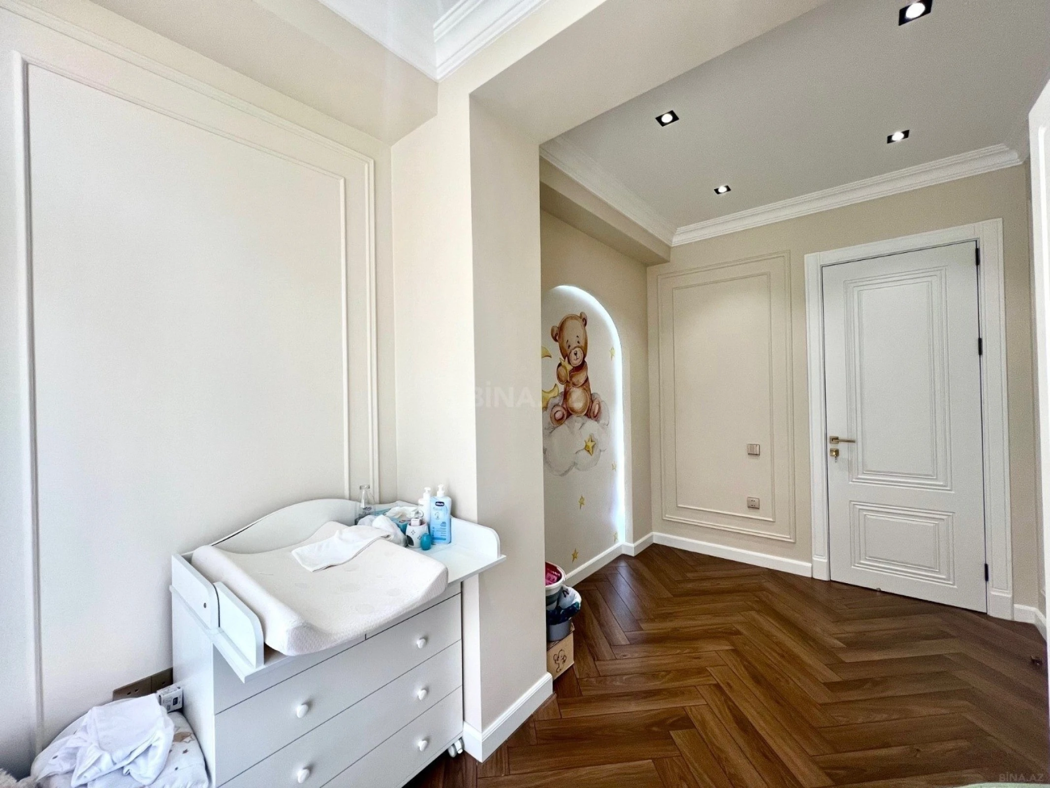 Satılır 3 otaqlı mənzil 115 m²