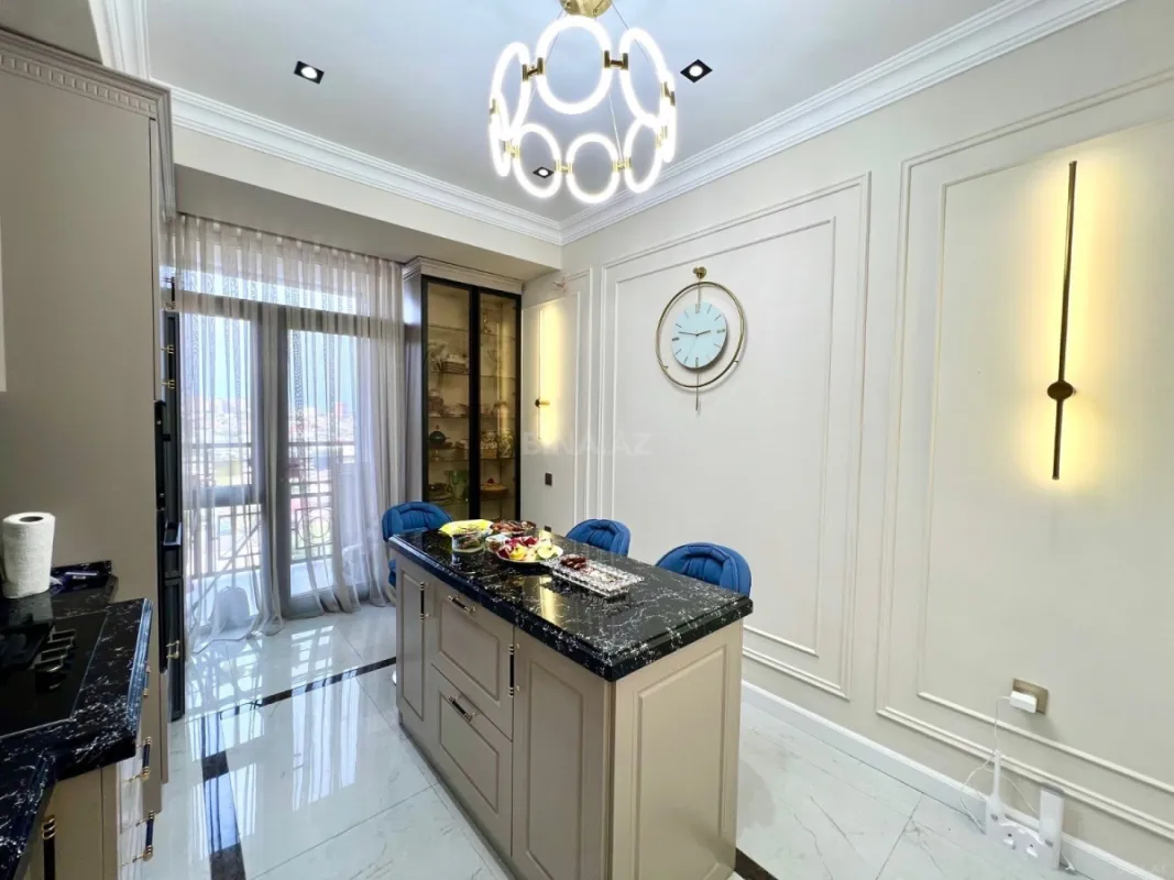 Satılır 3 otaqlı mənzil 115 m²