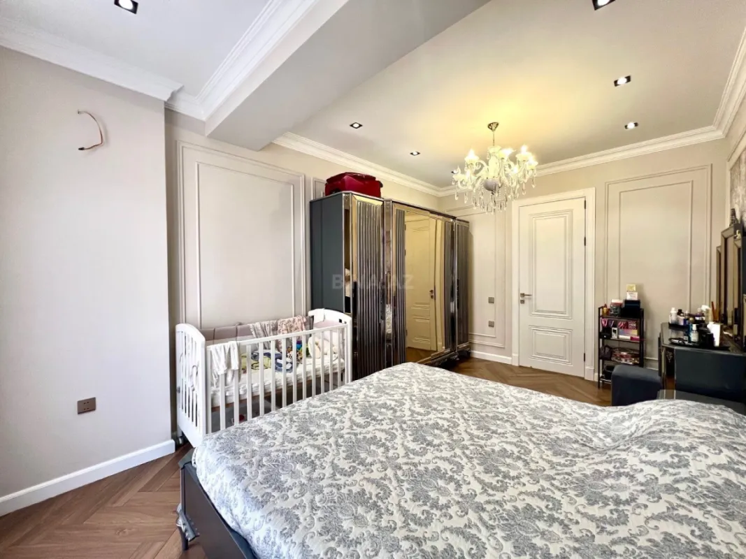 Satılır 3 otaqlı mənzil 115 m²