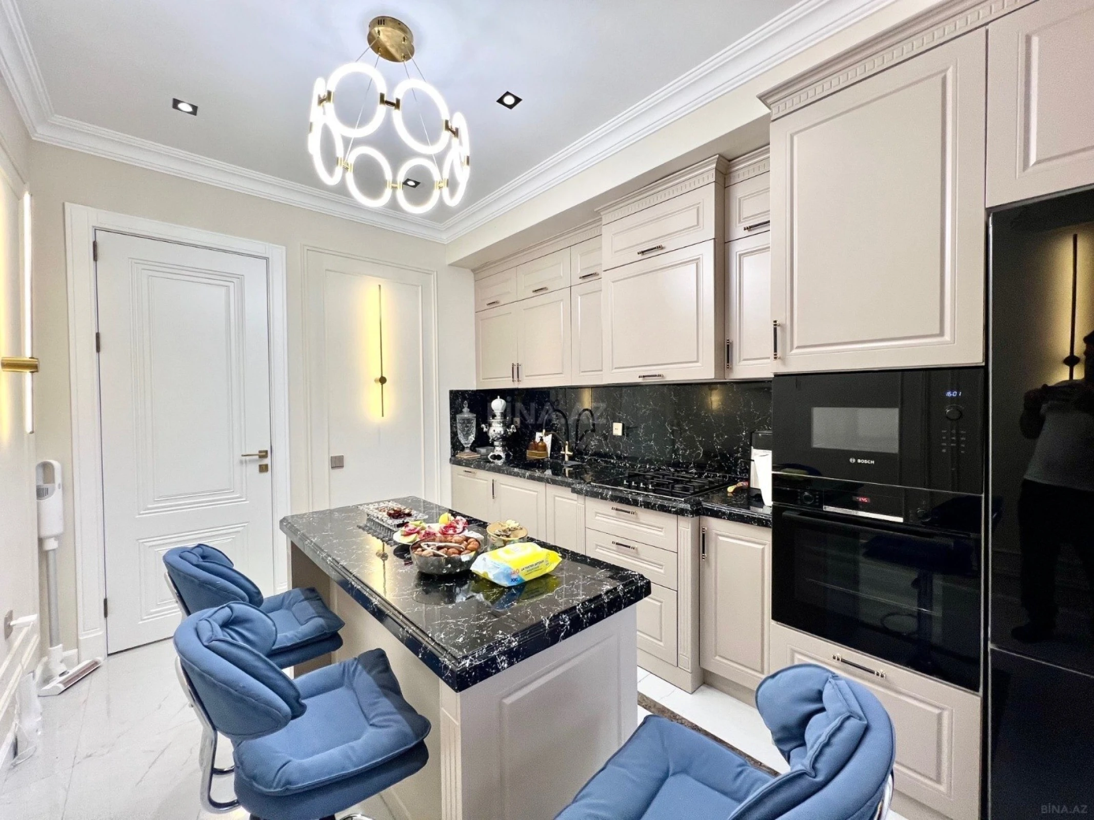 Satılır 3 otaqlı mənzil 115 m²