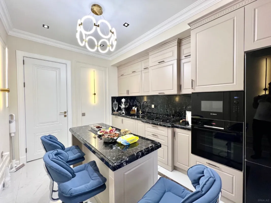 Satılır 3 otaqlı mənzil 115 m²